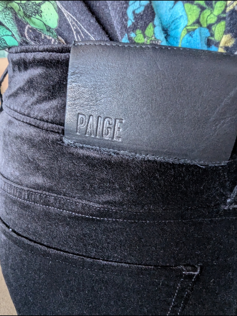 PAIGE black velvet skinny jeans, which typically combine the premium structure - Picture 4 of 11